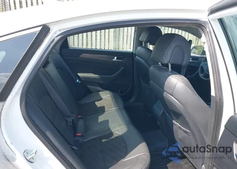 2015 Hyundai Sonata Sport z USA, uszkodzony, nr VIN 5NPE34AFXFH260165